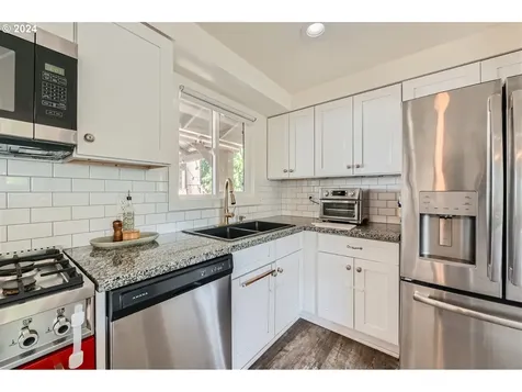 391 Se 35th Court Hillsboro OR 97123