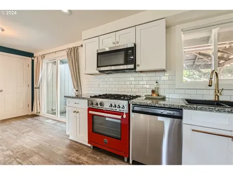 391 Se 35th Court Hillsboro OR 97123