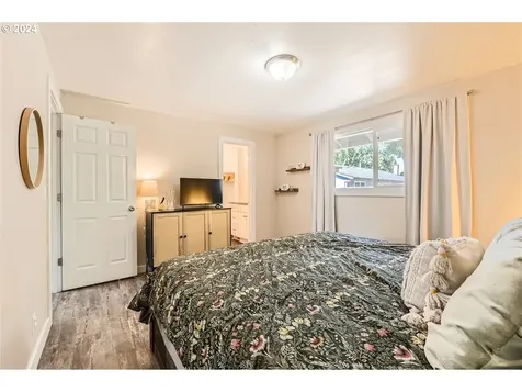 391 Se 35th Court Hillsboro OR 97123
