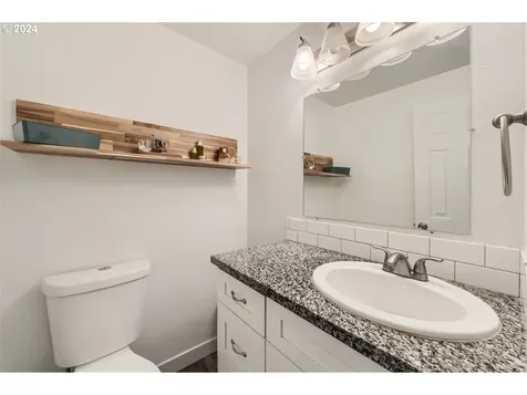 391 Se 35th Court Hillsboro OR 97123