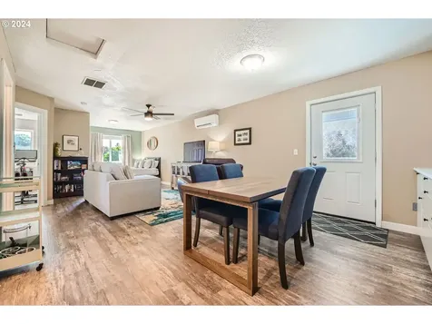 391 Se 35th Court Hillsboro OR 97123