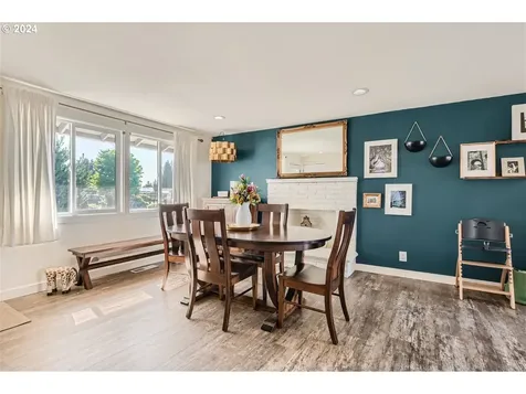 391 Se 35th Court Hillsboro OR 97123