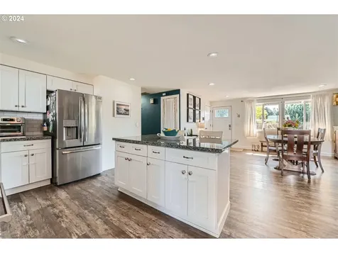 391 Se 35th Court Hillsboro OR 97123