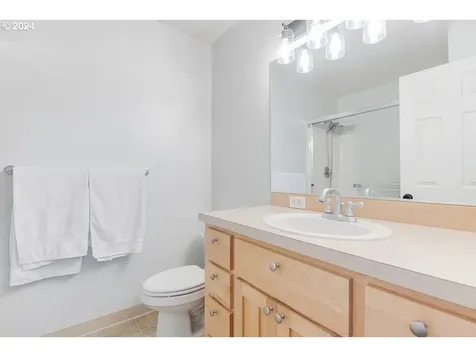 16532 NE 42nd Street Vancouver WA 98682