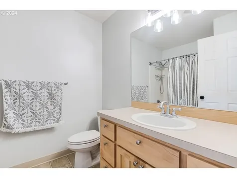 16532 NE 42nd Street Vancouver WA 98682