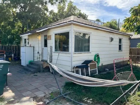 517 1/2 SW 13th Street Pendleton OR 97801