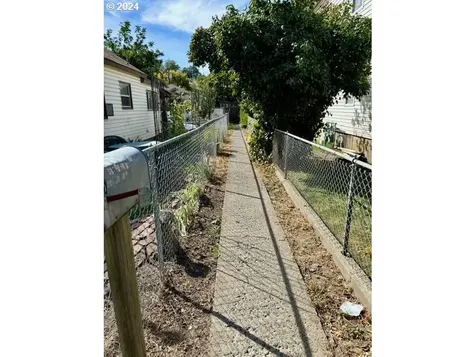 517 1/2 SW 13th Street Pendleton OR 97801