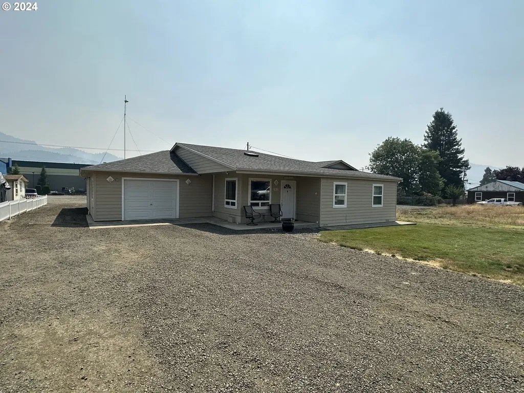 536 W First Avenue Sutherlin OR 97479