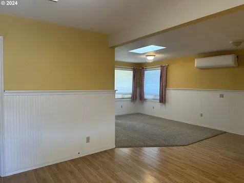 536 W First Avenue Sutherlin OR 97479