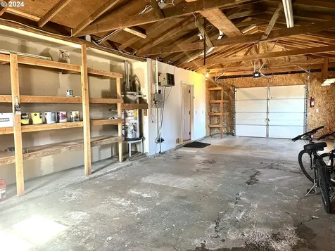 536 W First Avenue Sutherlin OR 97479