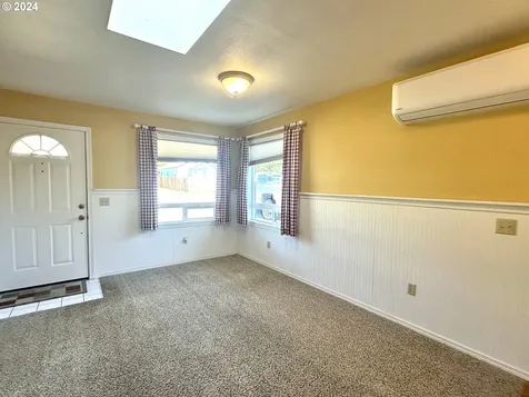 536 W First Avenue Sutherlin OR 97479