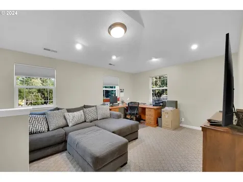 85526 Jasper Park Road Pleasant Hill OR 97455