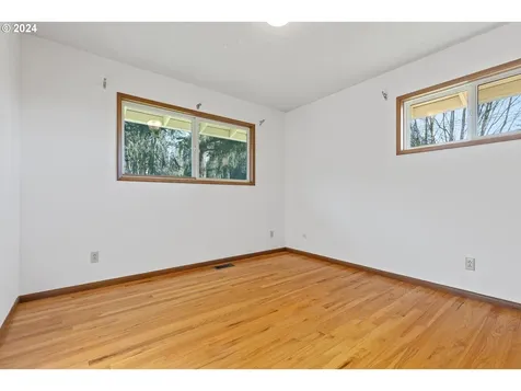 935 SW 84th Avenue Portland OR 97225