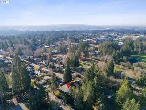 935 SW 84th Avenue Portland OR 97225