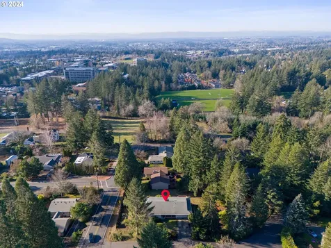 935 SW 84th Avenue Portland OR 97225