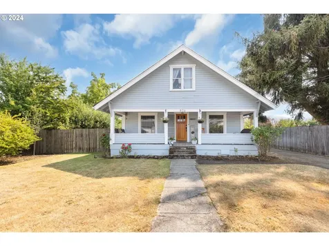 826 S 6th Street Cottage Grove OR 97424
