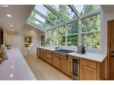 9025 NW Ash Street Portland OR 97229