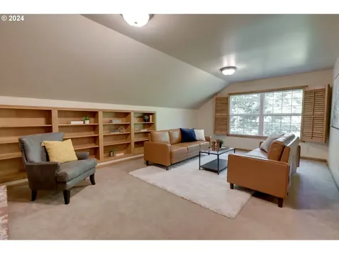 9025 NW Ash Street Portland OR 97229