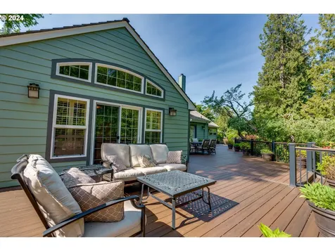 9025 NW Ash Street Portland OR 97229