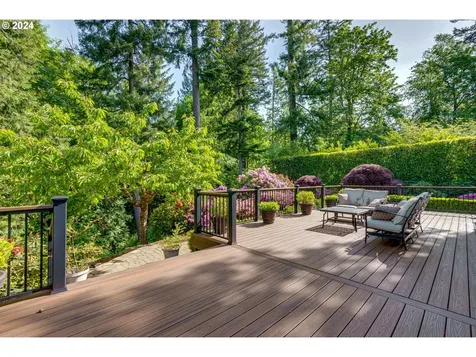 9025 NW Ash Street Portland OR 97229
