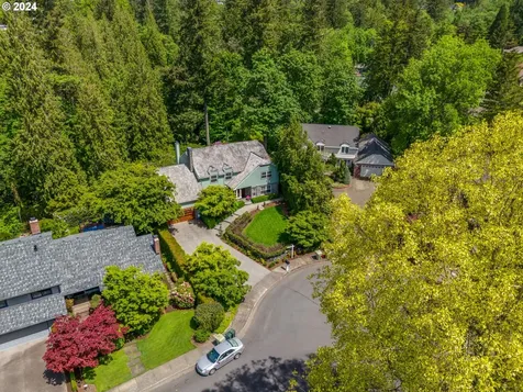 9025 NW Ash Street Portland OR 97229