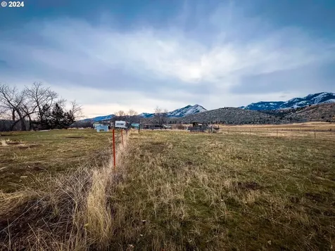 53211 Highway 26 Mount Vernon OR 97865