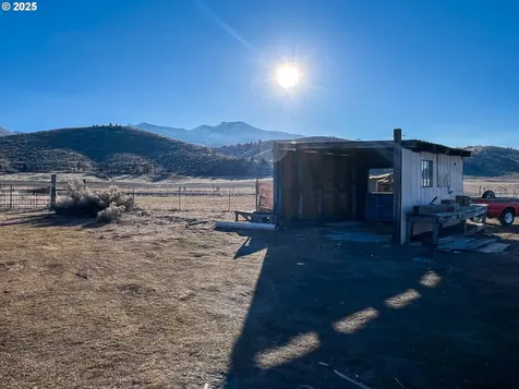 53211 Highway 26 Mount Vernon OR 97865