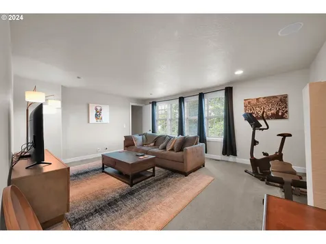 2190 Ridgeway Drive Eugene OR 97401