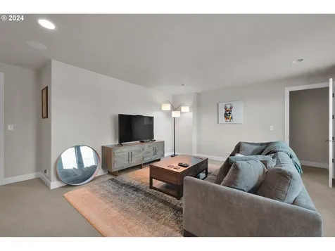 2190 Ridgeway Drive Eugene OR 97401