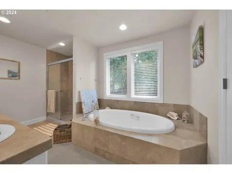 2190 Ridgeway Drive Eugene OR 97401