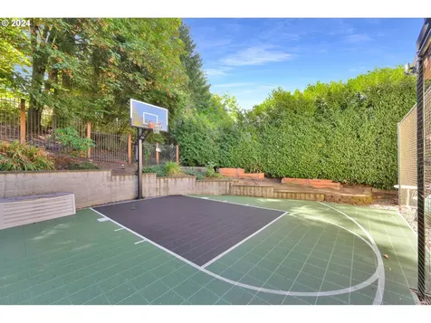 2190 Ridgeway Drive Eugene OR 97401