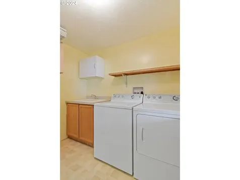 570 N 10th Avenue Cornelius OR 97113