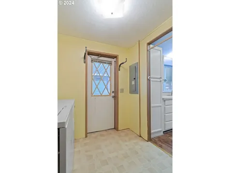 570 N 10th Avenue Cornelius OR 97113