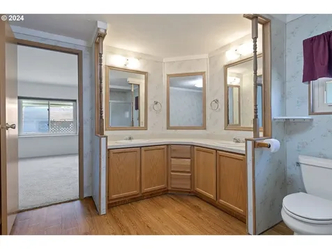 570 N 10th Avenue Cornelius OR 97113