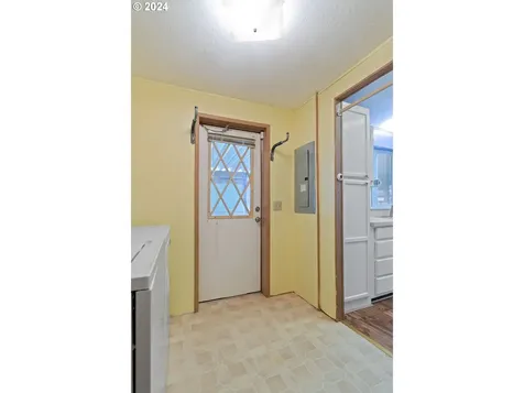570 N 10th Avenue Cornelius OR 97113