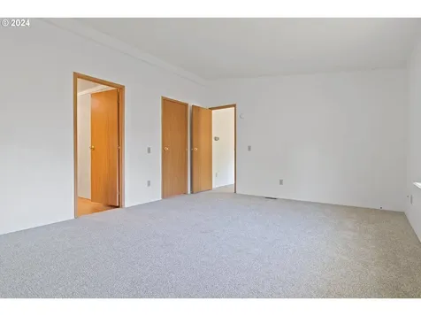 570 N 10th Avenue Cornelius OR 97113