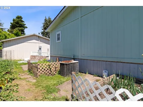 570 N 10th Avenue Cornelius OR 97113