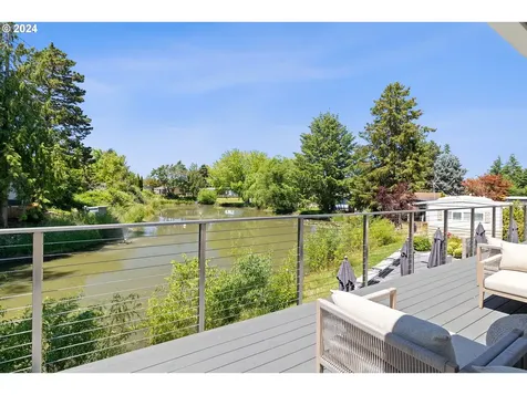 570 N 10th Avenue Cornelius OR 97113