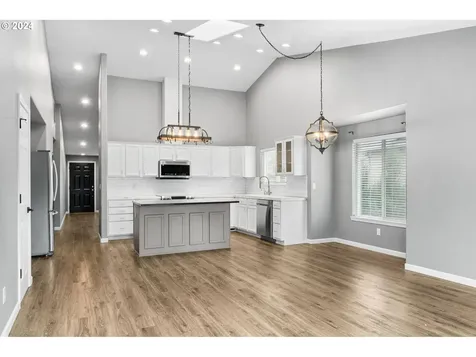 15071 Pebble Beach Drive Oregon City OR 97045