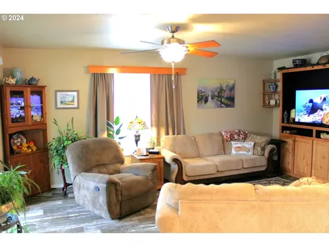 160 Wanda Court Myrtle Creek OR 97457