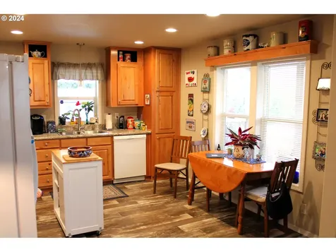 160 Wanda Court Myrtle Creek OR 97457