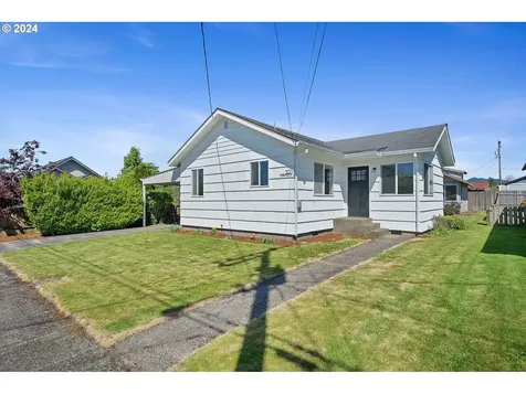 507 Cedar Avenue Tillamook OR 97141