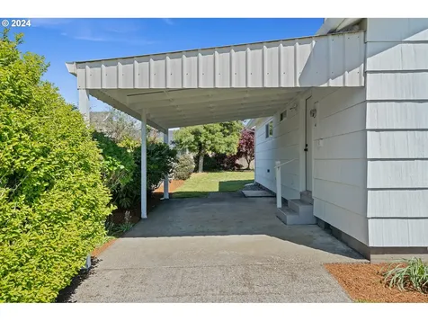 507 Cedar Avenue Tillamook OR 97141