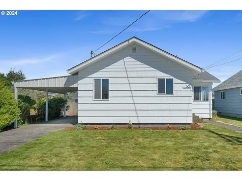 507 Cedar Avenue Tillamook OR 97141