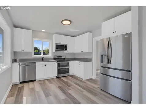 507 Cedar Avenue Tillamook OR 97141