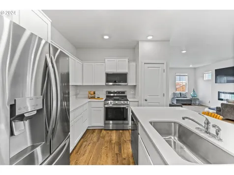 1334 Se Golden Chain Avenue Dallas OR 97338