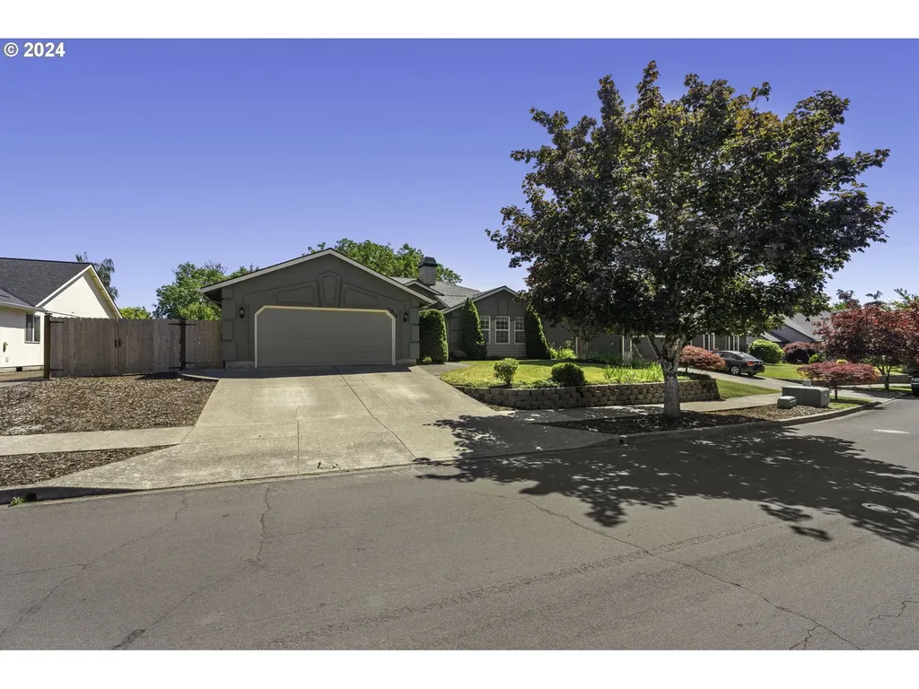 1914 Ne Coburn Drive Mcminnville OR 97128