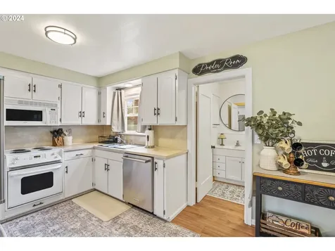 2070 Fairway Loop Eugene OR 97401