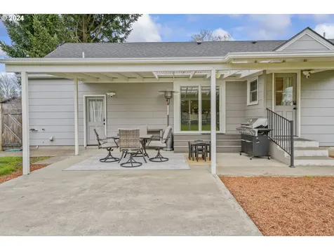 2070 Fairway Loop Eugene OR 97401