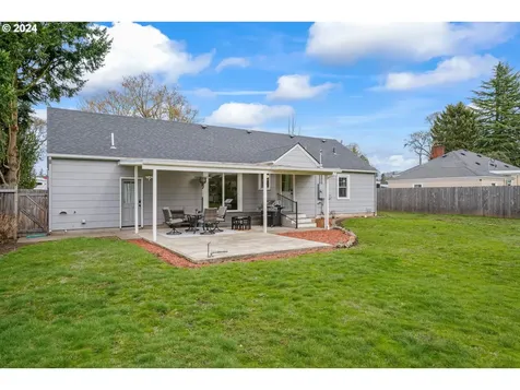 2070 Fairway Loop Eugene OR 97401